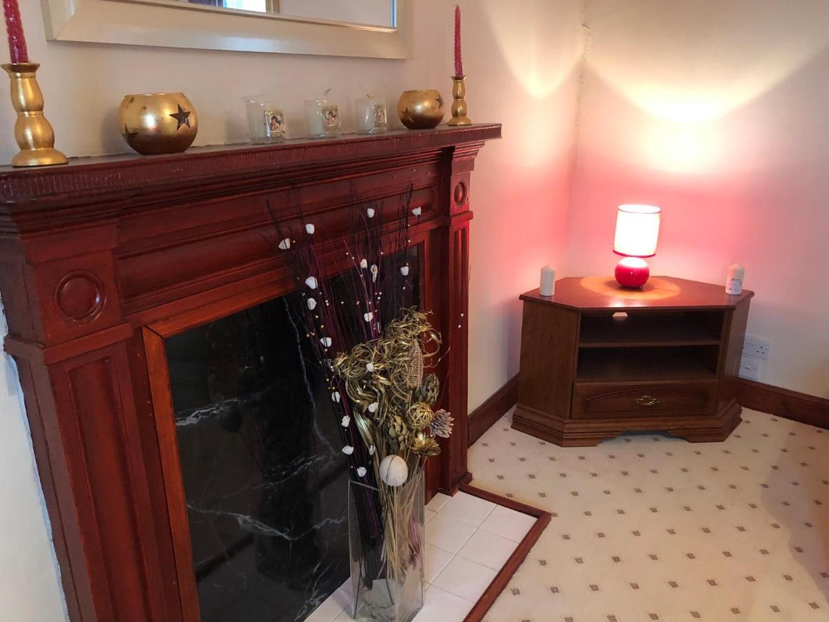 Executive Serviced Apartments 2 Forfar Bagian luar foto